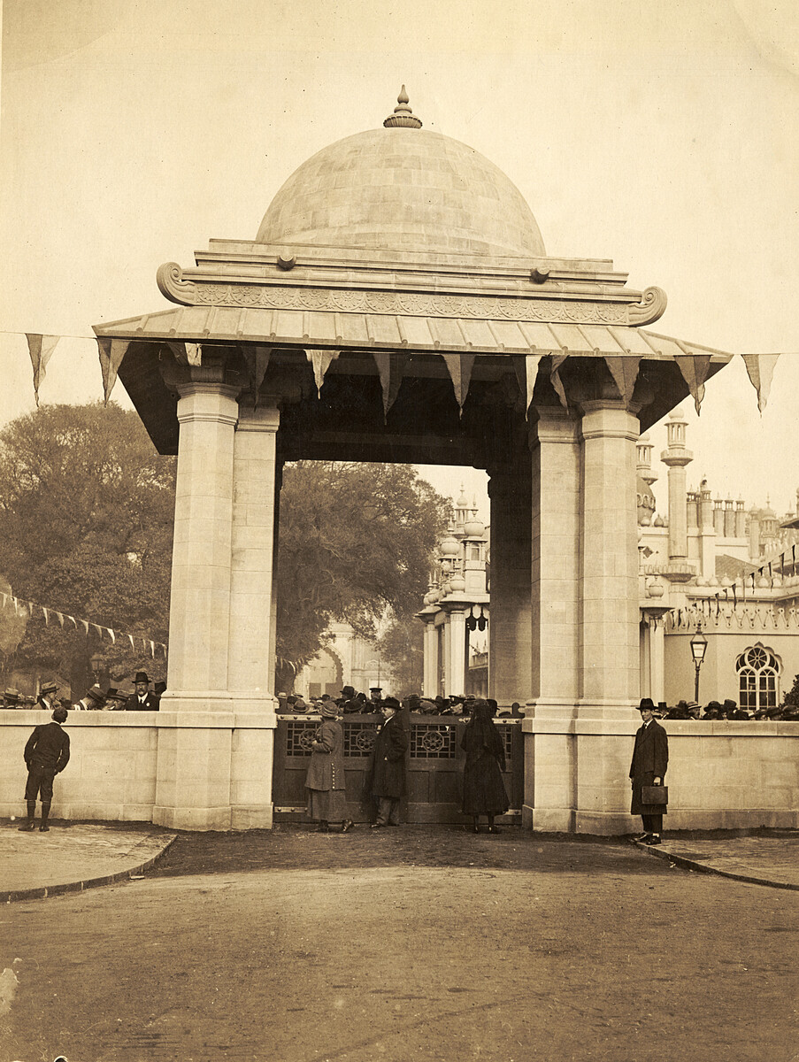 Old photograph showing view of Indian Gate