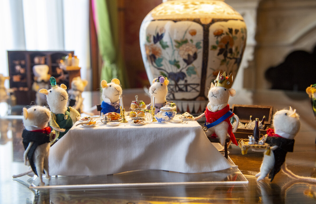 toy mice at the royal pavilion