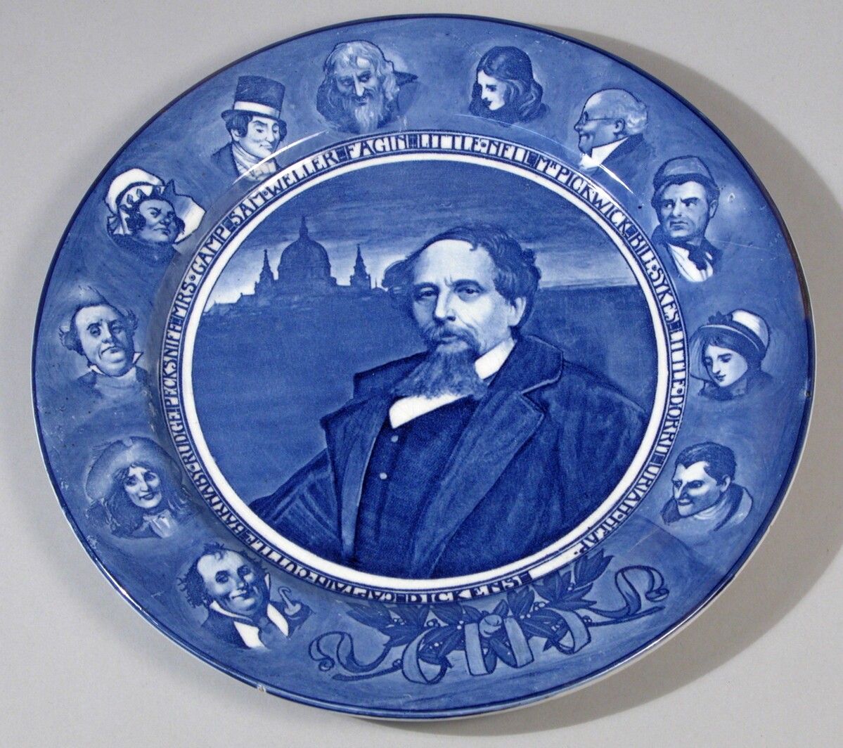 Plate printed in blue with a portrait of Charles Dickens, da323243