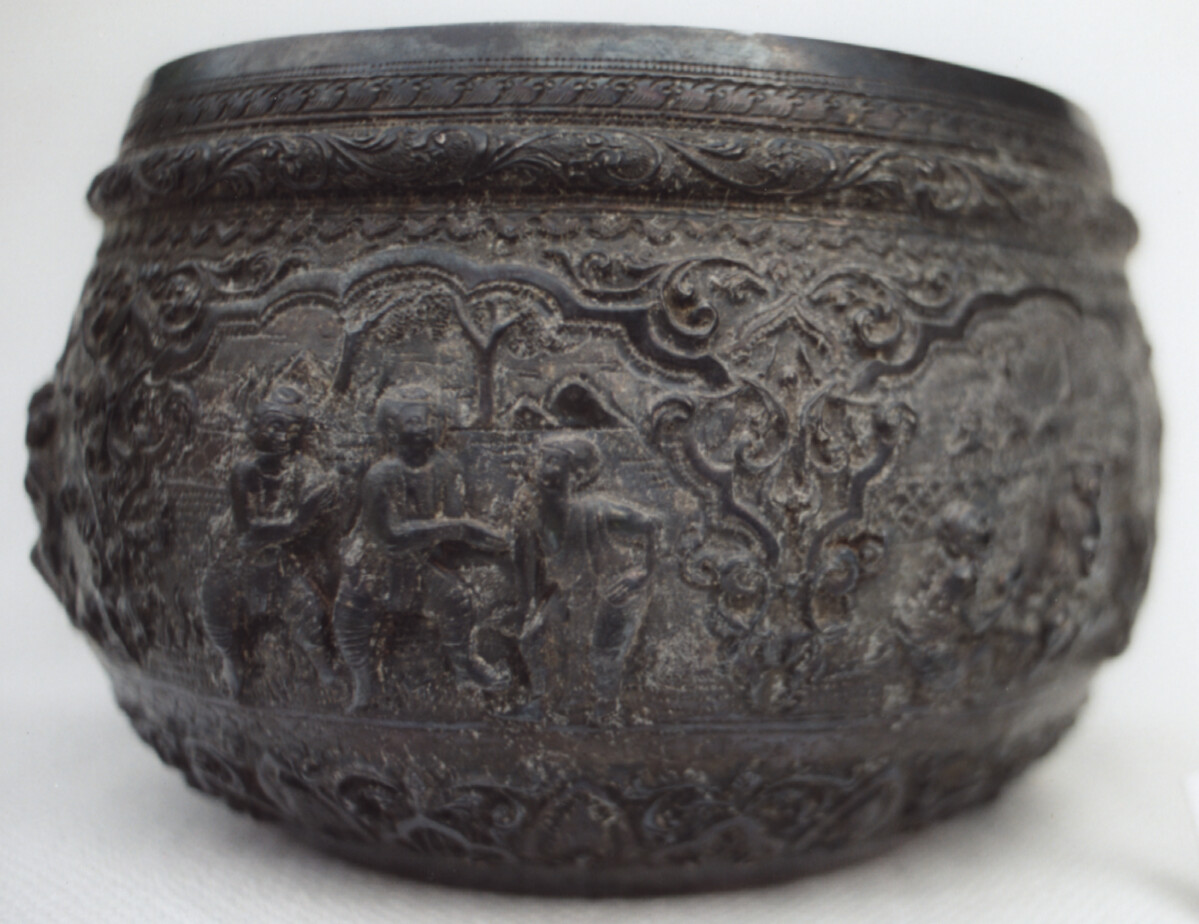 A Burmese Thabeik bowl with figurative scenes. This type of bowl was widely used (especially on religious occasions) in Burma. wag000134