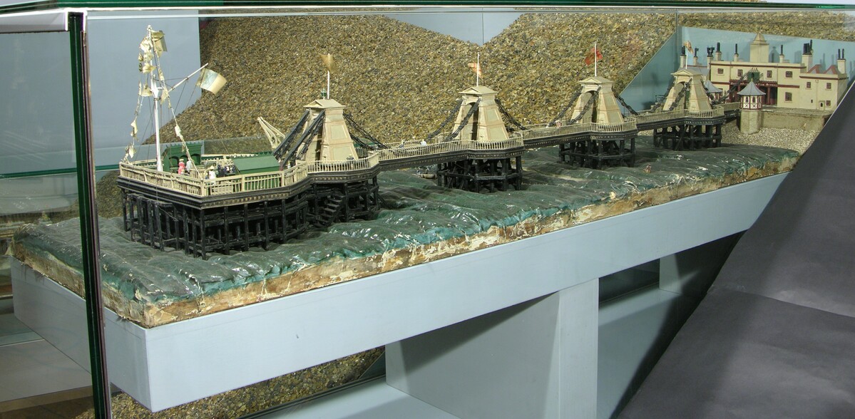 Model of the Chain Pier