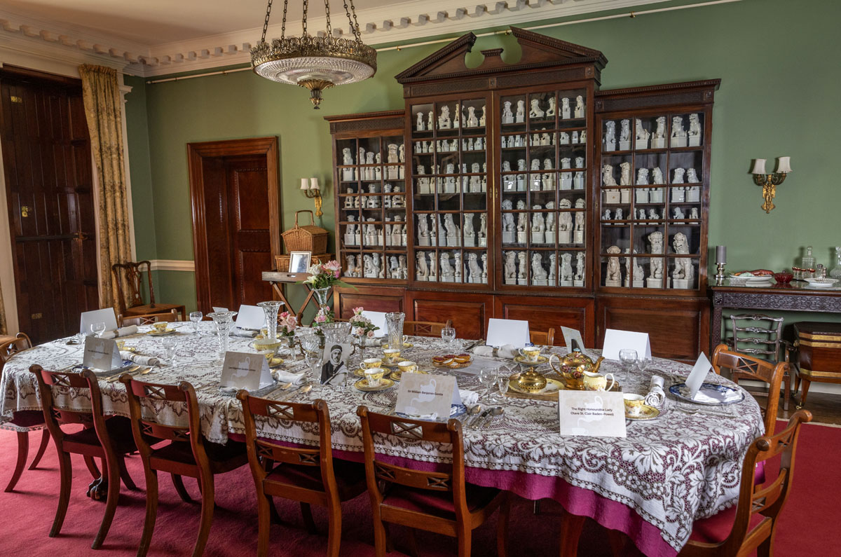 Preston Manor’s elegant Dining Room. A long table is set for dinning