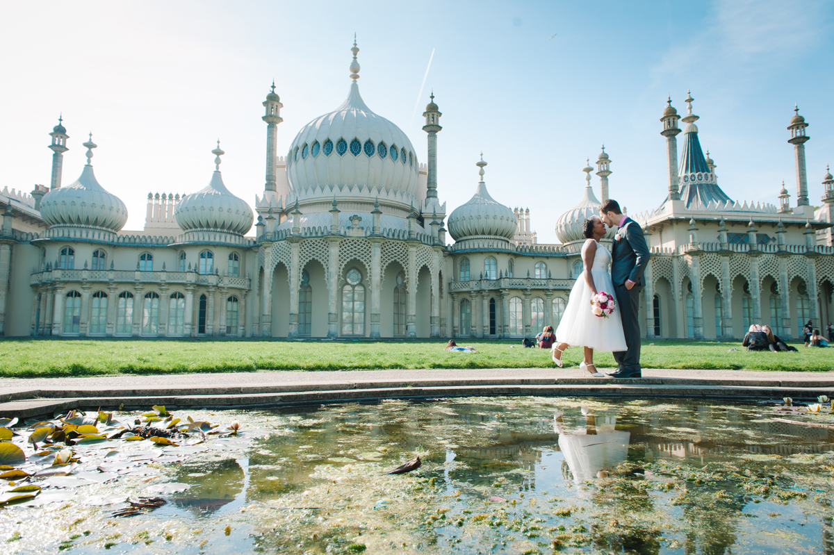 Wedding photo outside the Royal Pavilion