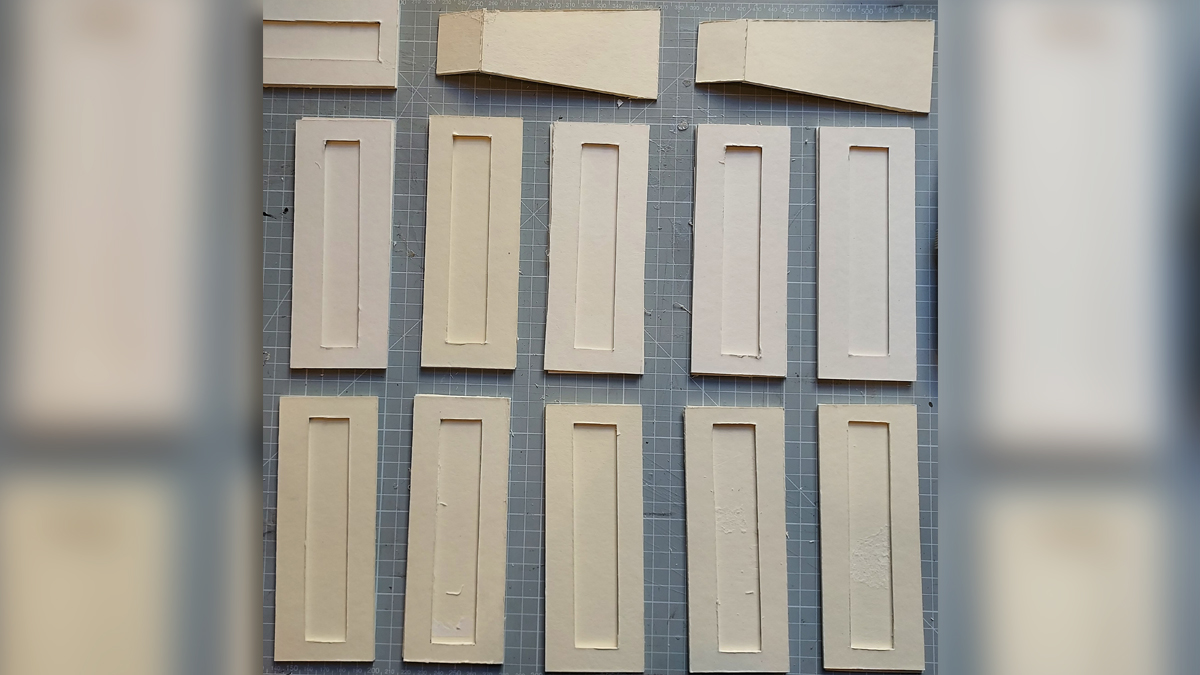 Unpainted mounts and stands