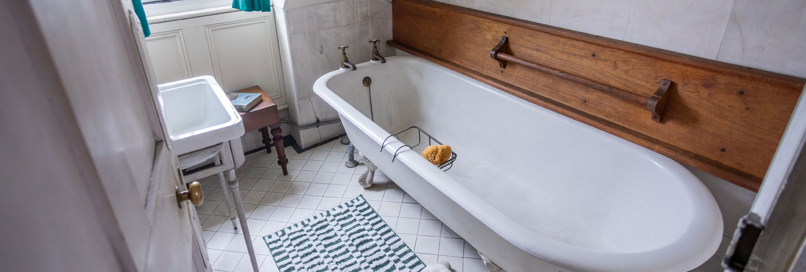 Preston Manor Bathroom