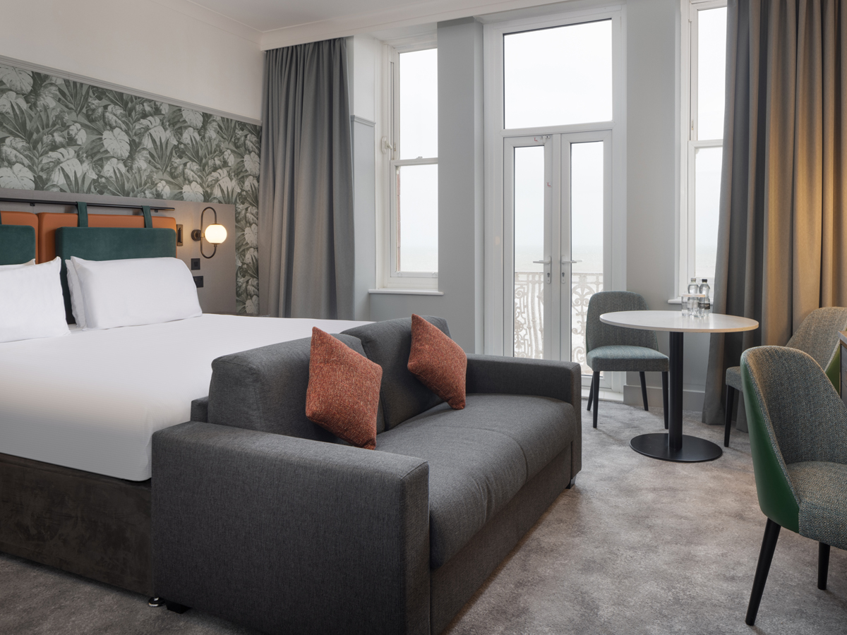DoubleTree by Hilton Brighton Metropole promo image for The Great Dragon Count. The photo shows one of the double rooms at the hotel