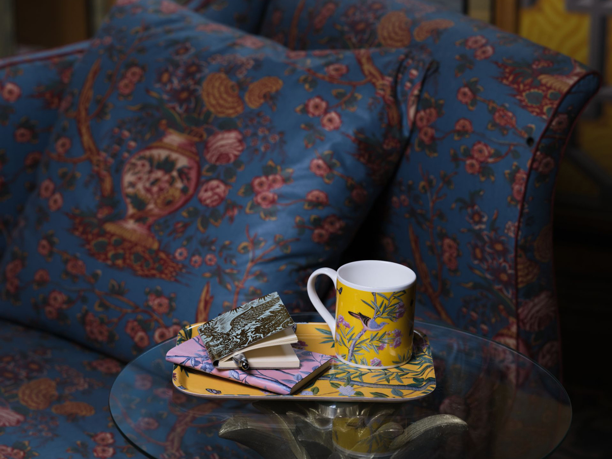 Royal Pavilion mug and tray in the Yellow Bow Room.