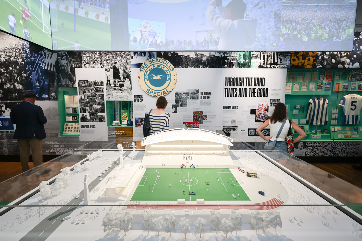 Stand or Fall Gallery. Photo: Michael Cheetham.